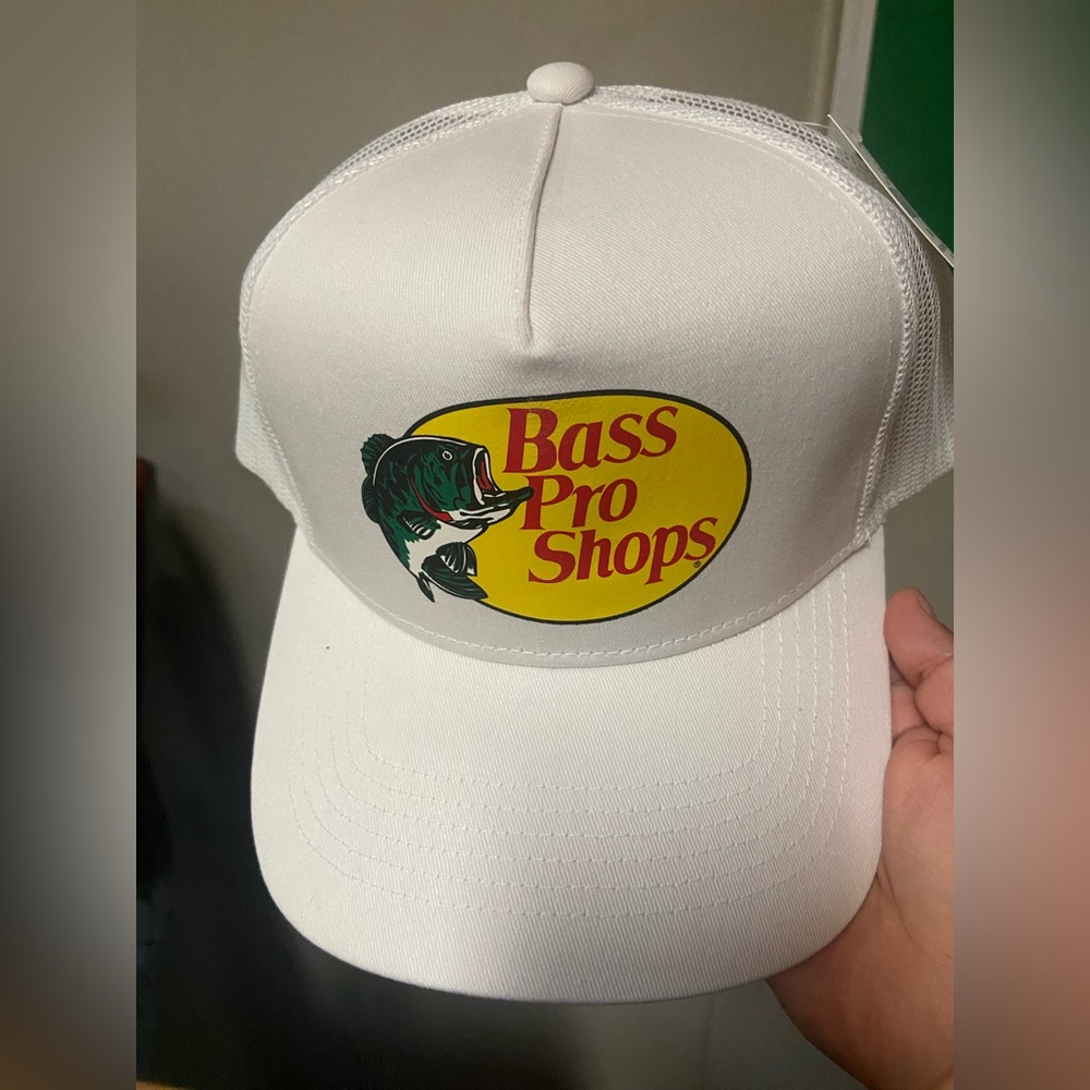 Bass pro shops white hat NEW